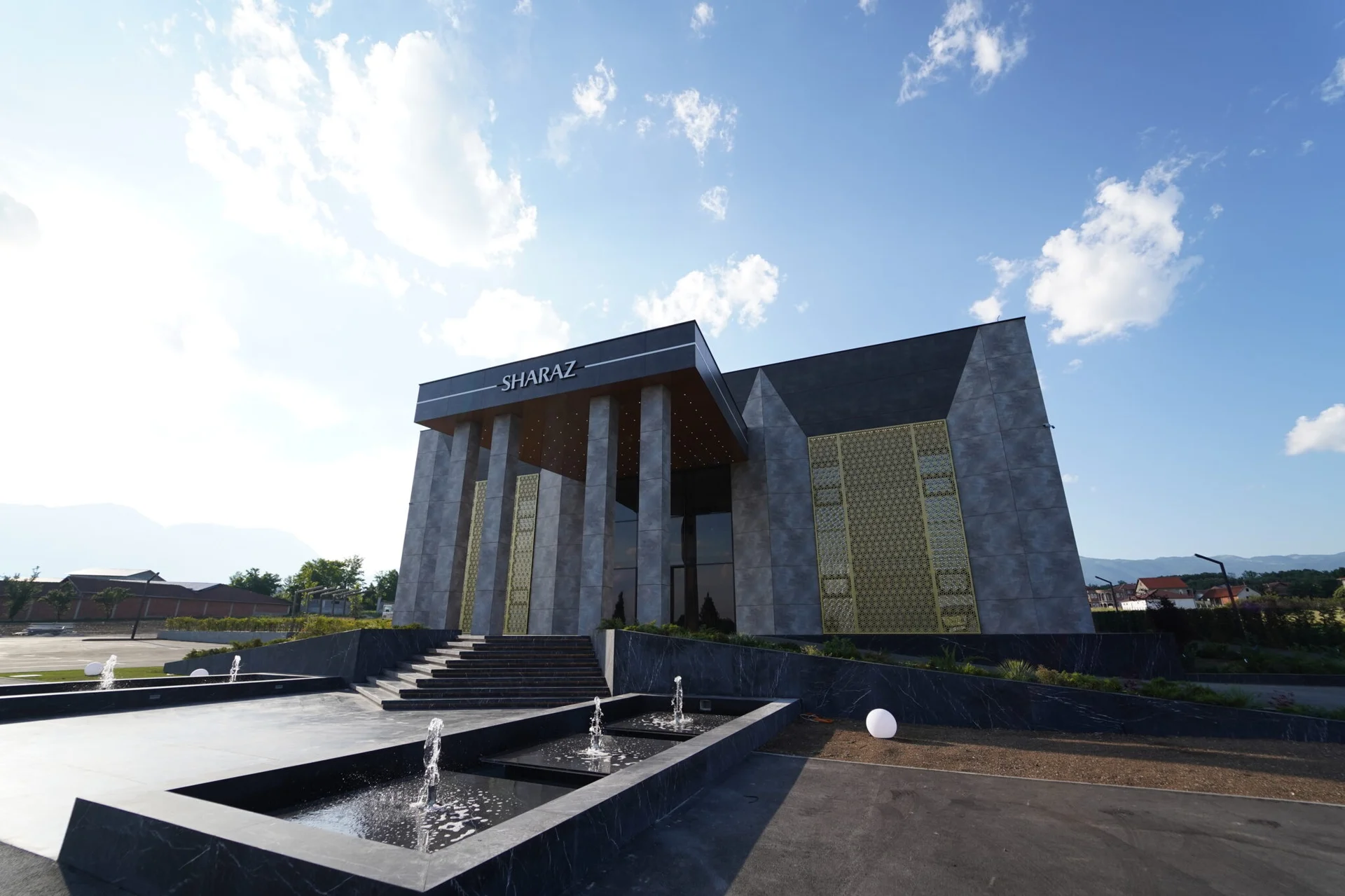 Hotel Sharaz